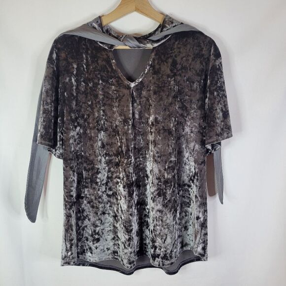 Beautifully Soft Silver Grey Velvet Top with Collar Bow Detail - Picture 3 of 10